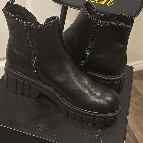 Steve Madden Phyllis Combat Boot- Black - Picture 5 of 8